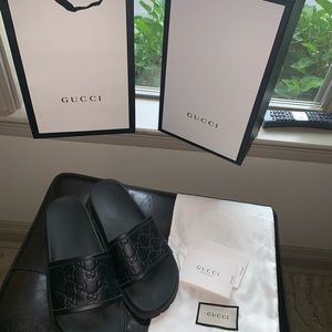 black gucci signature slides